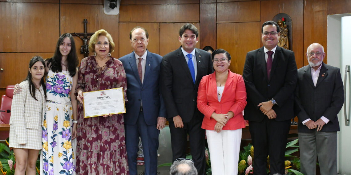 CMJP homenageia empresária Alice Cavalcante Fernandes