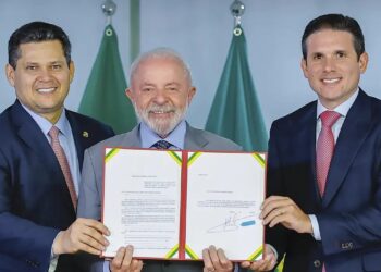 Lula entrega PEC da Segurança Pública para tramitação no Congresso