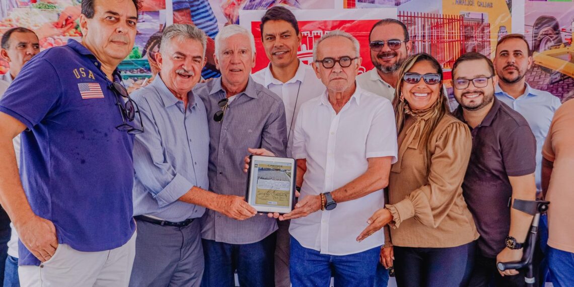 Durante entrega de novas moradias na Capital, Cícero Lucena recebe reconhecimento do ministro das Cidades por isenção de ITBI