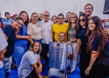 Cícero Lucena entrega escola e Ninho do Saber na Penha, chegando à 48ª unidade reconstruída