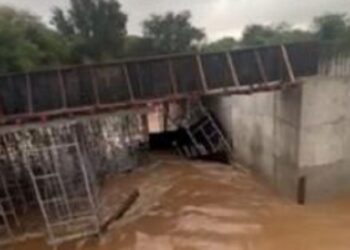 Estrada em construção desaba após chuvas fortes em Cajazeiras, no Sertão