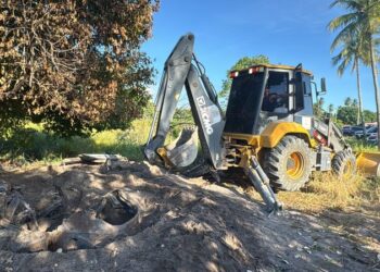 Operação da PM descobre esconderijo de veículos roubados em Cabedelo; carro estava enterrado