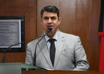 Pré-candidato a deputado, Dinho anuncia saída do PSD e revela convites do PP, PSB e Republicanos