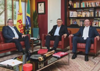 Carlos Siqueira confirma que João Azevedo disputará o Senado em 2026