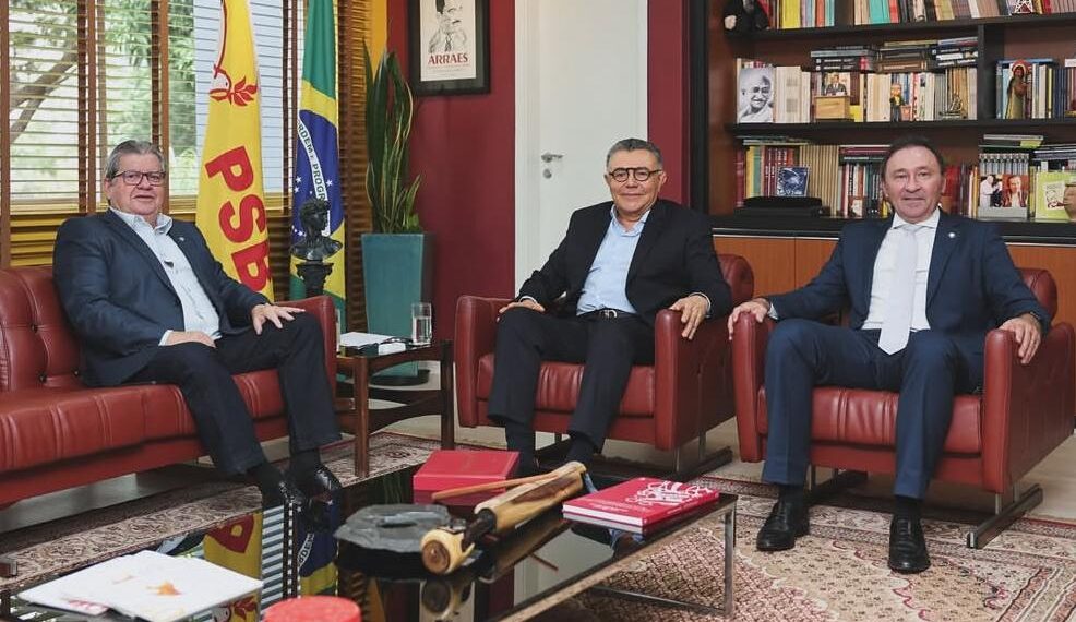 Carlos Siqueira confirma que João Azevedo disputará o Senado em 2026