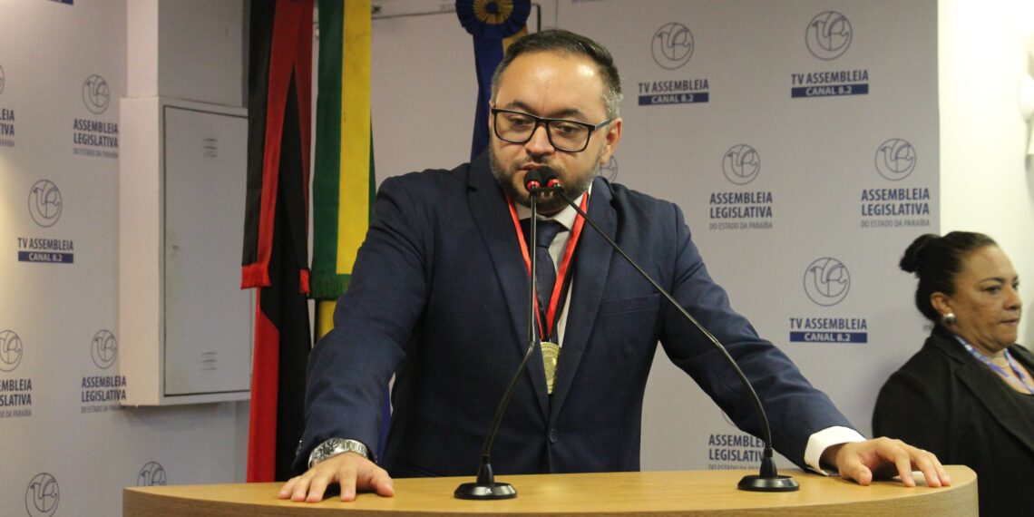 ALPB concede Medalha Epitácio Pessoa ao engenheiro Rodrigues Lopes