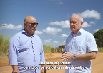 Deputado Branco Mendes acompanha obras de pavimentação da PB-028 reforçando compromisso com o desenvolvimento do Litoral Sul