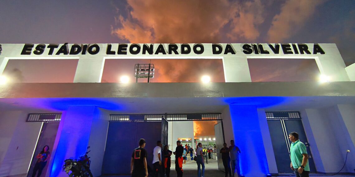 Cícero Lucena e Leo Bezerra entregam nova Arena da Graça para fortalecer o futebol amador e profissional em João Pessoa