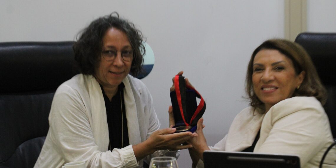 ALPB homenageia Socorro Lira e Mariana Moreira com medalhas de honra ao mérito