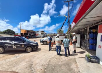 Operação contra furto de energia resulta em prisão de comerciante, em Jacumã