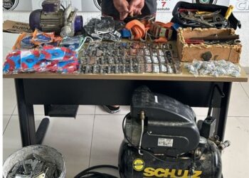 Içamento das vigas do viaduto no Bairro das Indústrias muda trânsito na região nesta quinta