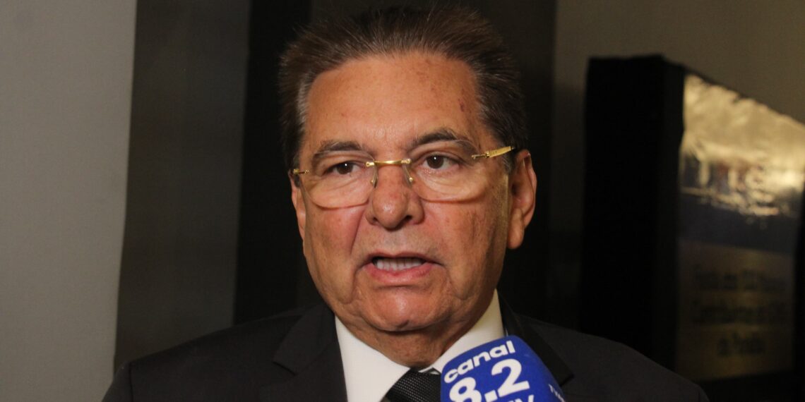 Adriano Galdino anuncia que Pocinhos e Esperança conseguiram reaver pagamento do Seguro Safra