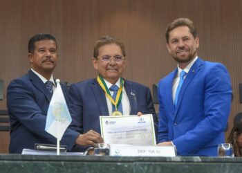 Adriano Galdino recebe a maior honraria da Assembleia Legislativa de Goiás