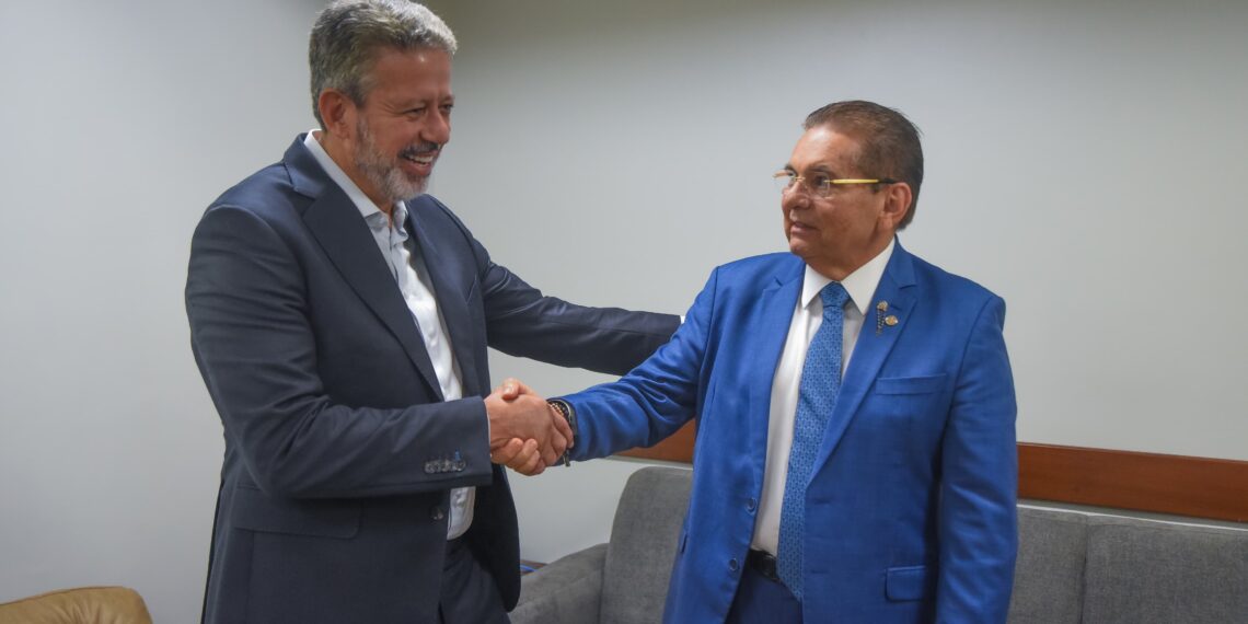 Em Brasília, Adriano Galdino se reúne com Arthur Lira e Hugo Motta e defende pautas de interesse da Paraíba