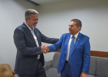 Em Brasília, Adriano Galdino se reúne com Arthur Lira e Hugo Motta e defende pautas de interesse da Paraíba