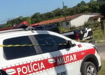Corpo de jovem é encontrado com mãos amarradas e marcas de tiros às margens da BR-101