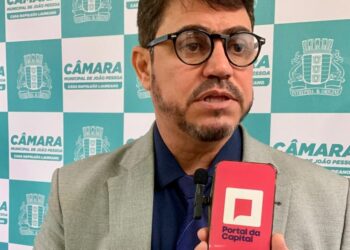“Estou acompanhando o cavalo do prefeito”, diz presidente da Câmara sobre futuro político