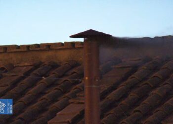 Fumaça Preta: 1ª votação do conclave termina sem a escolha do novo Papa