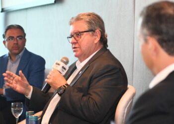 João Azevêdo destaca investimentos em infraestrutura e turismo em evento promovido pelo segmento imobiliário no Recife