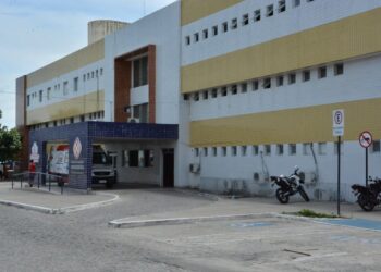 Jovem é esfaqueada pelo companheiro por causa de uma foto em João Pessoa