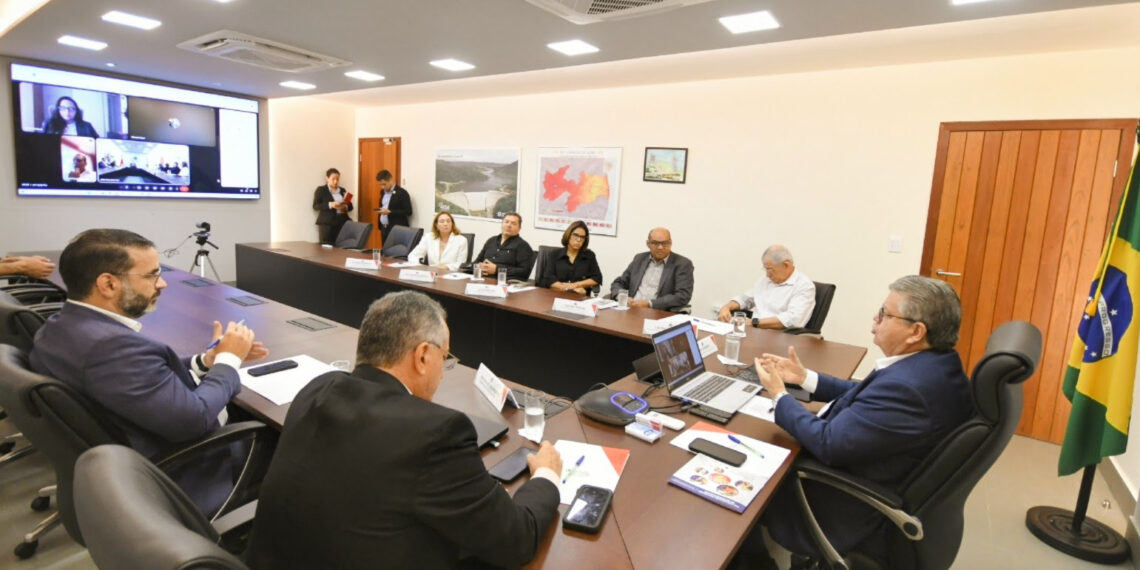 João Azevêdo celebra adesão das empresas Isis, Carrefour e Assaí ao programa ICMS Patrimonial