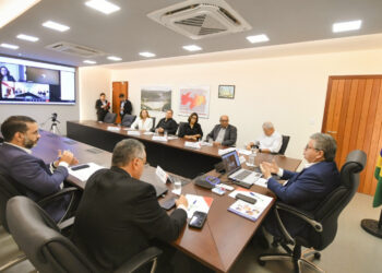 João Azevêdo celebra adesão das empresas Isis, Carrefour e Assaí ao programa ICMS Patrimonial