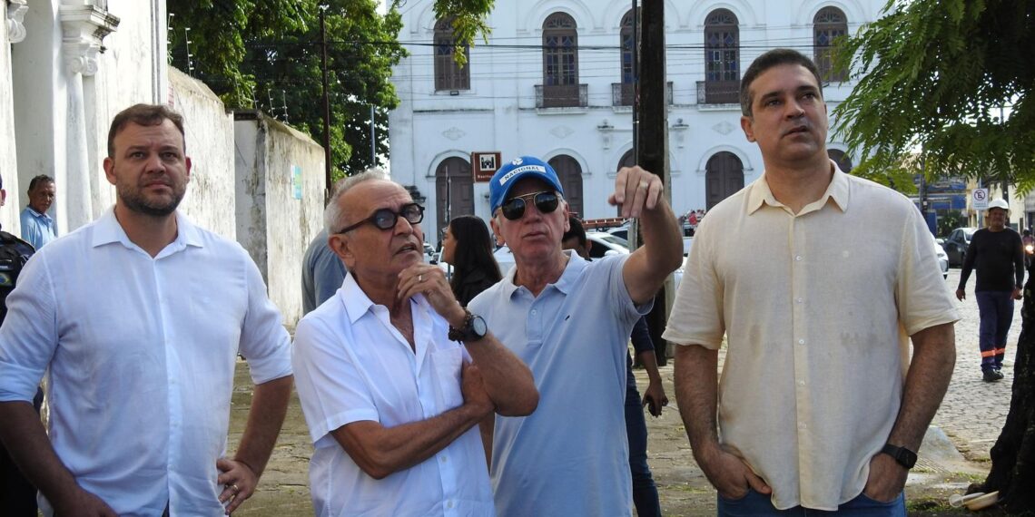 Prefeitura inicia operação para limpeza de fios em postes e combate à poluição visual nas ruas de João Pessoa