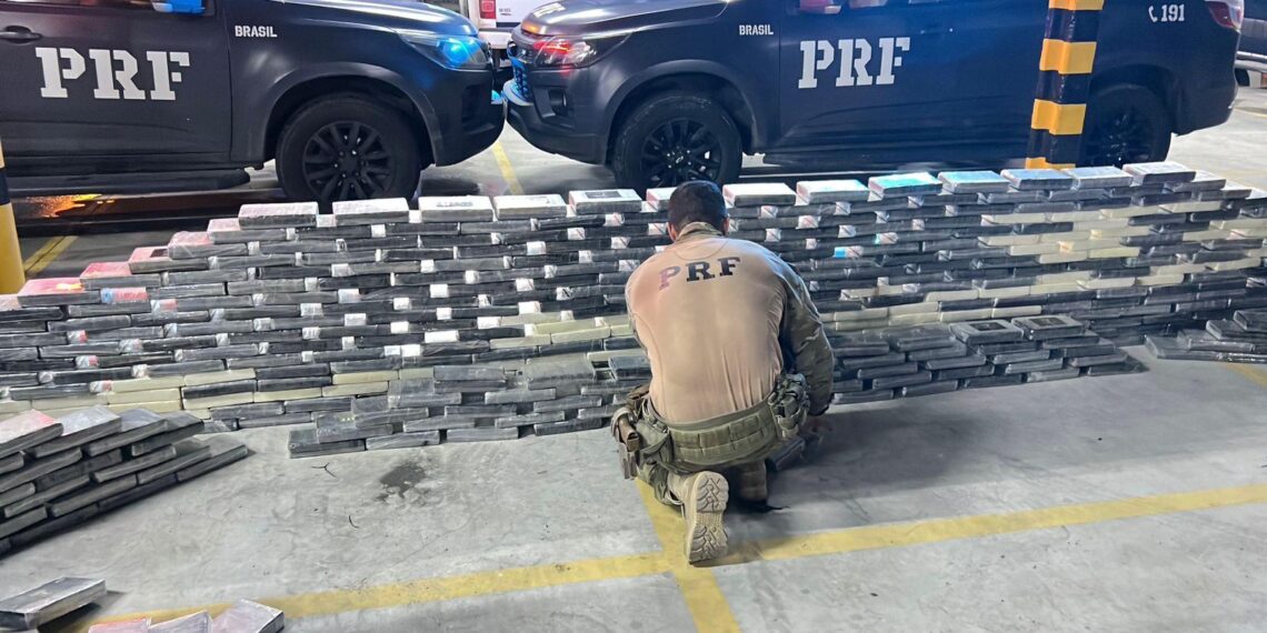PRF apreende 1,3 tonelada de cocaína em Alhandra na maior operação da história da Paraíba