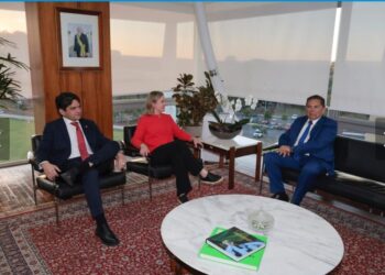 Após acenos a Lula, Adriano Galdino se reúne com Gleisi em Brasília e destaca diálogo positivo com ministra