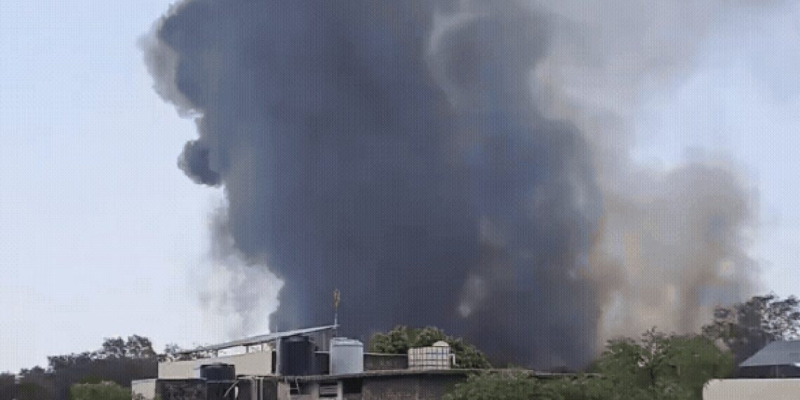 Avião cai durante decolagem na Índia com 242 passageiros a bordo