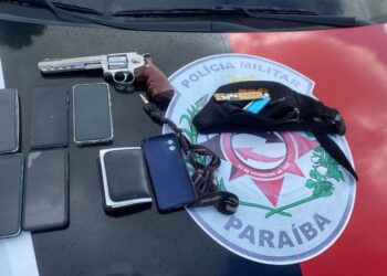 Assaltantes que usavam imitação de arma são presos no Litoral Sul