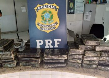 PRF apreende 45 kg de cocaína em Lagoa Seca, no Agreste paraibano