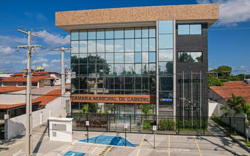 Contrato de R$ 846 mil para 3 meses de limpeza na Câmara de Cabedelo é alvo de denúncia no TCE