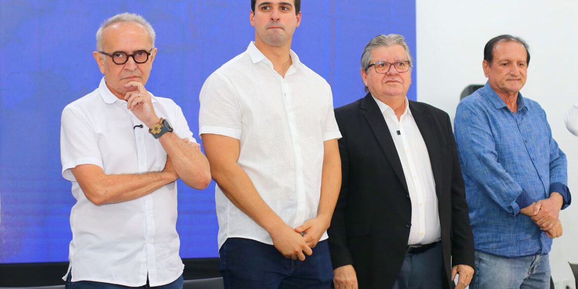 Cícero Lucena confirma envio de alunos para intercâmbio no Reino Unido e exalta iniciativa do Governo da Paraíba