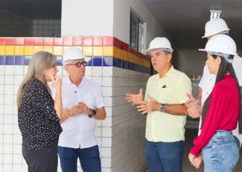 Cícero Lucena anuncia entrega da Feira do Colinas e praça pública para agosto e projeta escola até o fim do ano