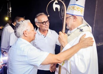 JP 440 anos: Chuva, missa e show da banda Colo de Deus marcam primeira noite da Festa das Neves 2025