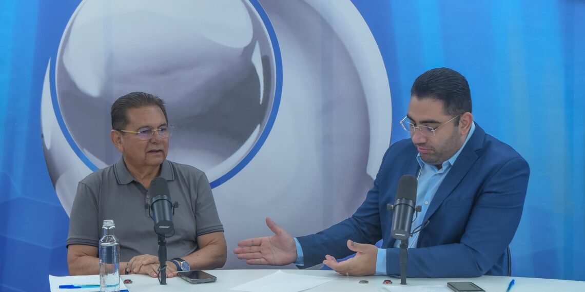 Durante entrevistas em Cajazeiras, Adriano reafirma pré-candidatura, reforça defesa de Lula e lembra lealdade a João