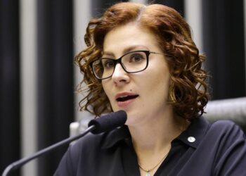 Condenada a 10 Anos: Deputada Carla Zambelli é presa na Itália, diz Ministério da Justiça