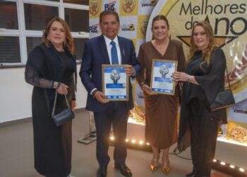 Em Cajazeiras, Adriano Galdino recebe prêmio de Deputado com Maior Destaque da Paraíba