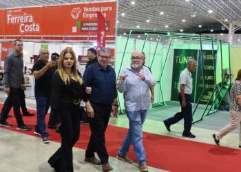 João Azevêdo visita Multifeira Brasil Mostra Brasil e destaca importância do evento para a movimentação da economia