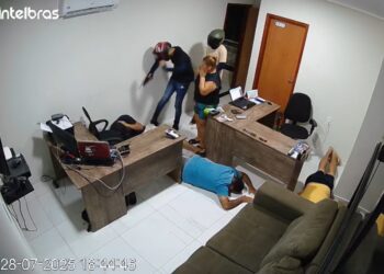 Dupla armada agride vítimas com coronhadas durante assalto a casa Lotérica, em Mari