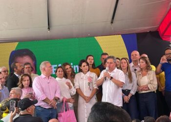 Em JP, Michelle Bolsonaro anuncia chapa com Efraim para governador e Queiroga senador