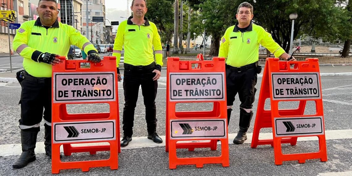 Semob define mega operação de trânsito e transporte para show de Roberto Carlos na Orla
