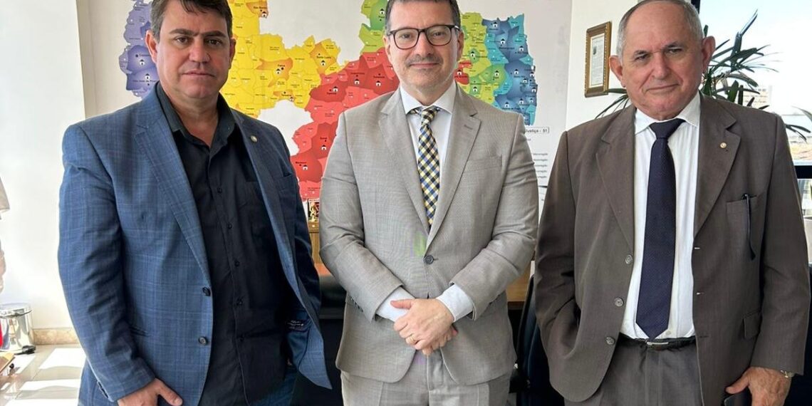 Câmara pede ao Ministério Público que acompanhe investigação sobre atentado contra vereador