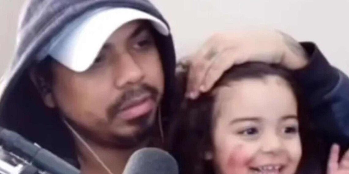 Filha de influenciador morre afogada enquanto ele fazia live