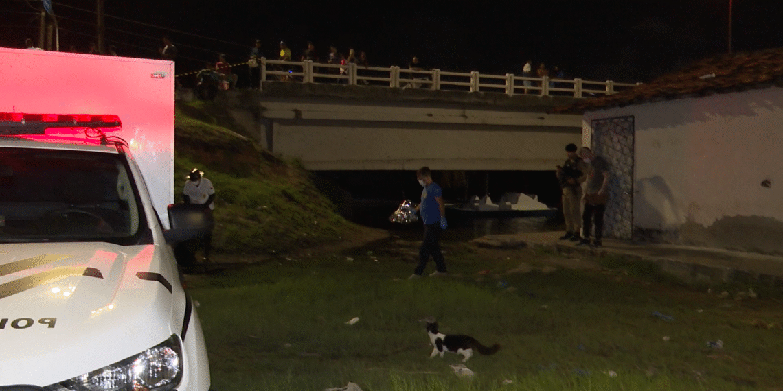 Polícia Federal prende dupla investigada por traficar drogas em aviões para a Paraíba