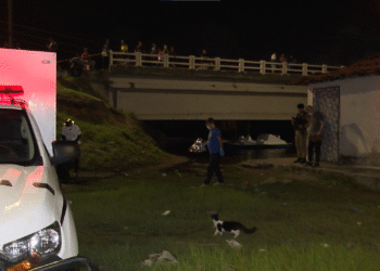 Polícia Federal prende dupla investigada por traficar drogas em aviões para a Paraíba