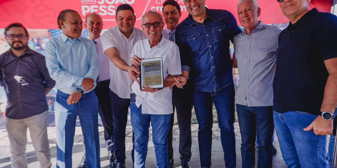 Cícero Lucena autoriza obras para deixar Mangabeira 100% pavimentado e projeta nova iluminação de LED no bairro