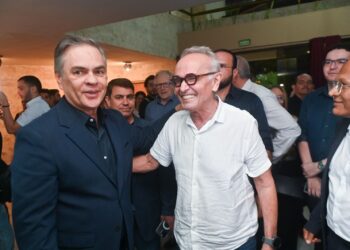 Prefeito de João Pessoa e presidente da Câmara participam de estreia de curta-metragem sobre Ronaldo Cunha Lima em Campina Grande