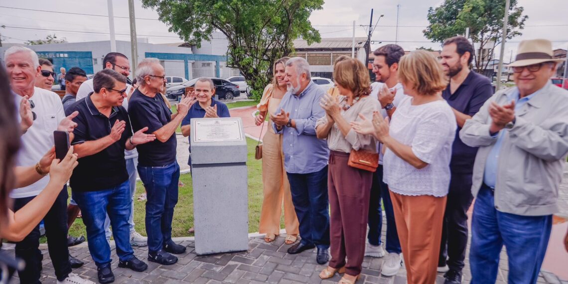 Cícero Lucena entrega 20ª praça construída desde 2021 e celebra mais de R$ 34 milhões em obras de infraestrutura